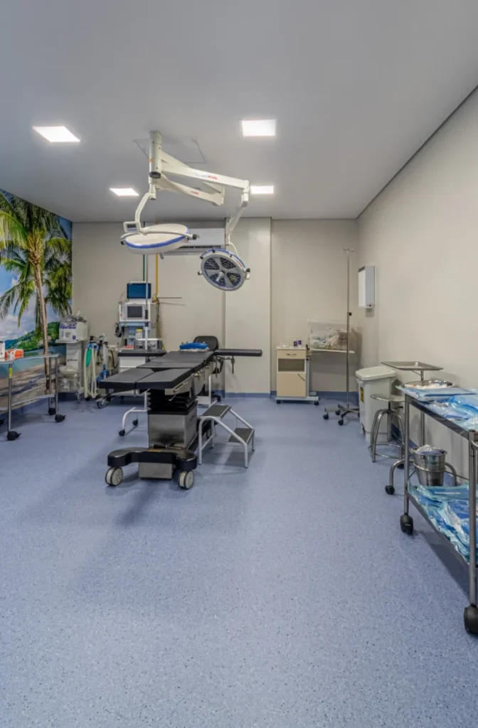 clinica-img10-danilocastro--768x1171