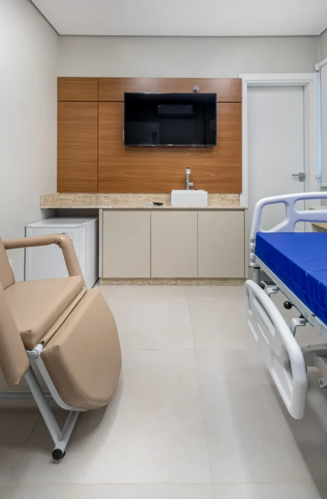 clinica-img34-danilocastro--768x1171
